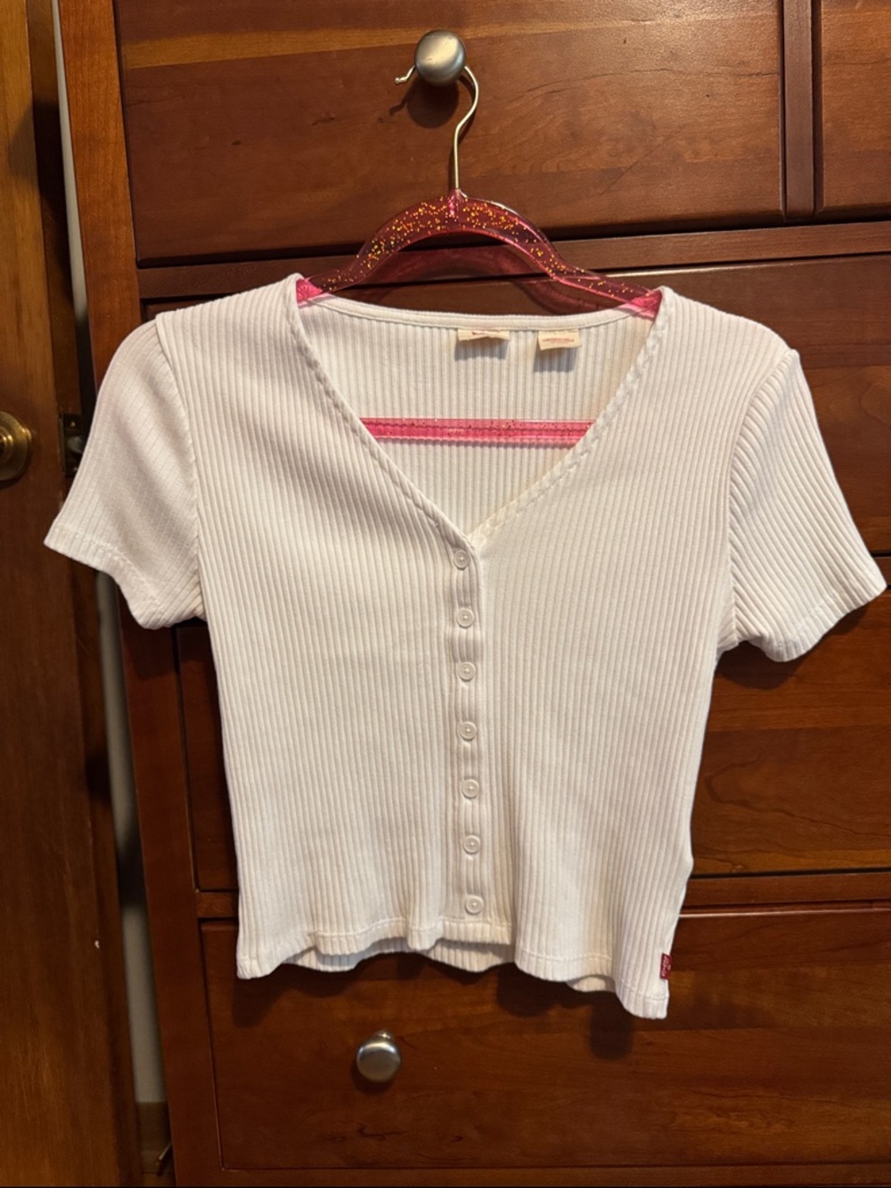Levi's White Ribbed Button-Front Crop Top - Picture 2 of 6